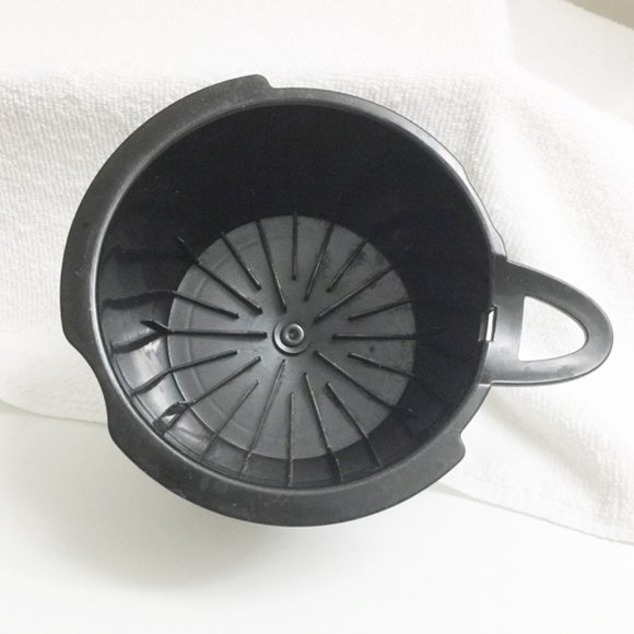 BLACK+DECKER 12-Cup Replacement Glass Carafe, White CM0940WD + Free Coffee Baske - Picture 6 of 8